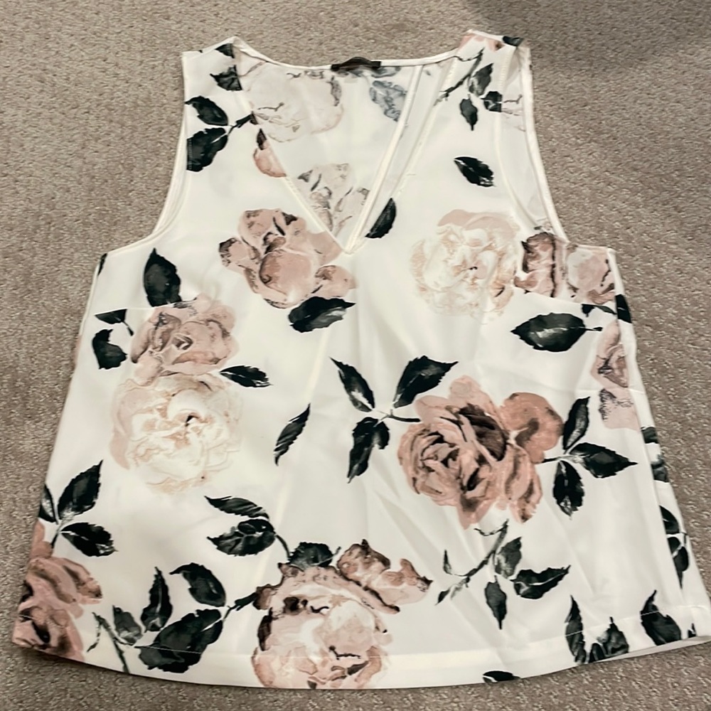 *never worn* Dynamite Open Back Floral Tank Top